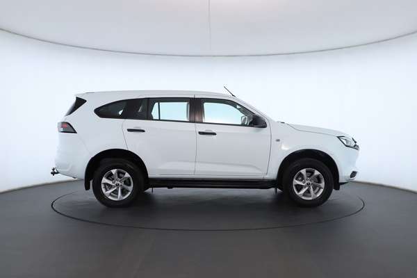 2023 Isuzu MU-X LS-M - Image 3