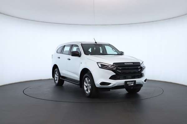 2023 Isuzu MU-X LS-M - Image 5
