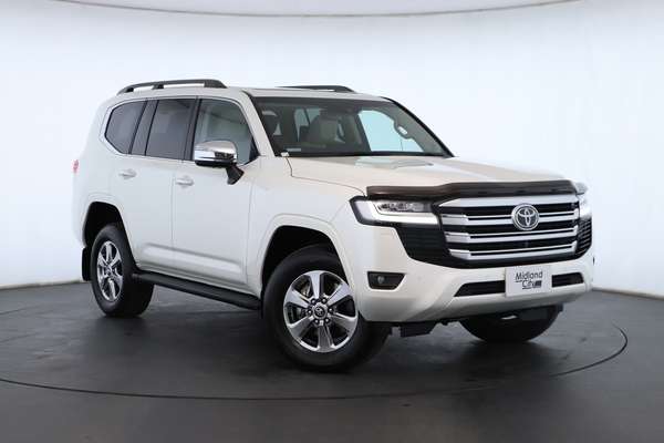 2023 Toyota Landcruiser Sahara FJA300R - Image 1