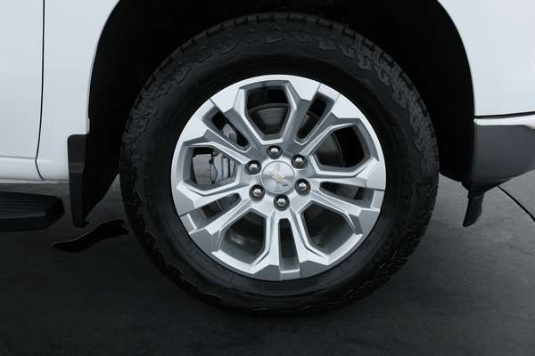 2023 Chevrolet Silverado 1500 LTZ Premium W/Tech Pack T1 4X4 - Image 4