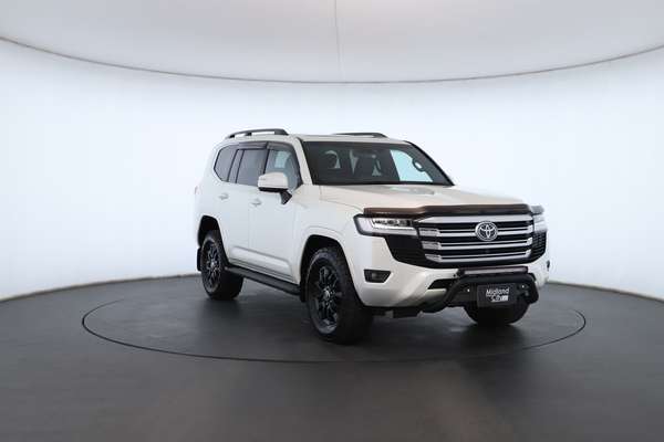 2024 Toyota Landcruiser VX FJA300R - Image 5