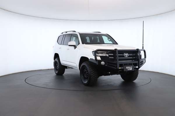 2025 Toyota Landcruiser GXL FJA300R - Image 6
