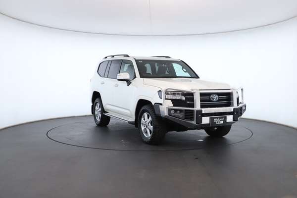 2023 Toyota Landcruiser GXL FJA300R - Image 5