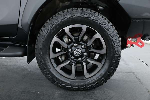 2020 Toyota Hilux Rogue GUN126R 4X4 - Image 4
