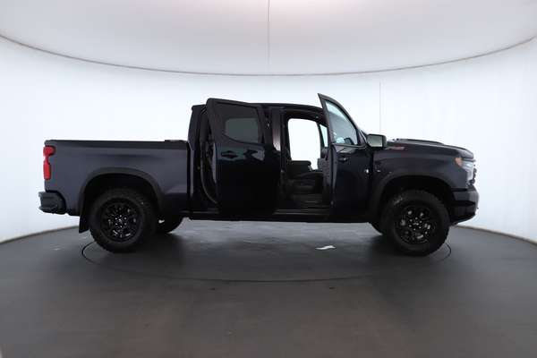 2025 Chevrolet Silverado 1500 ZR2 W/Tech Pack T1 4X4 - Image 2