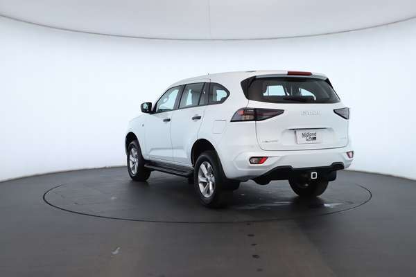 2023 Isuzu MU-X LS-M - Image 2