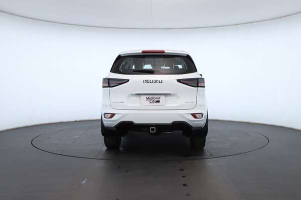 2023 Isuzu MU-X LS-M - Image 3