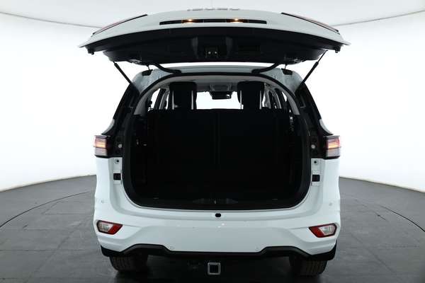 2023 Isuzu MU-X LS-M - Image 4