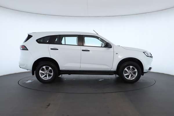 2023 Isuzu MU-X LS-M - Image 2