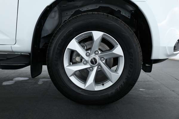 2023 Isuzu MU-X LS-M - Image 3