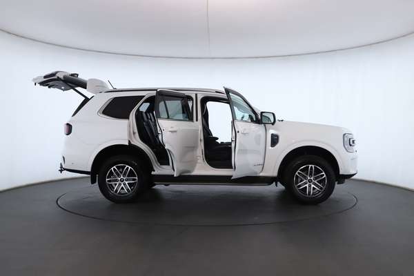 2024 Ford Everest Platinum 3.0L - Image 2