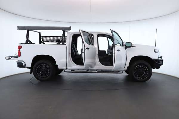 2020 Chevrolet Silverado 1500 LTZ Premium Edition T1 4X4 - Image 2