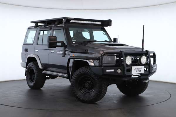 2019 Toyota Landcruiser GXL VDJ76R - Image 1