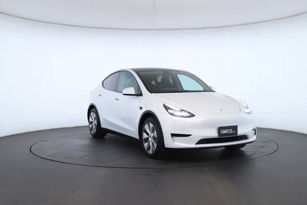 2023 Tesla Model Y Rear-Wheel Drive - Image 5