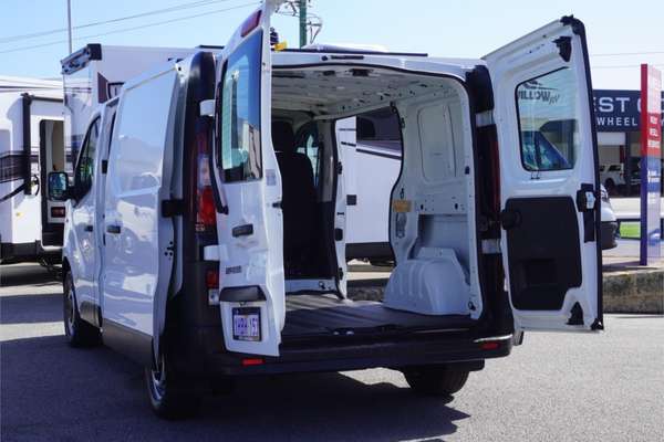 2020 Mitsubishi Express GLX SN SWB image 3