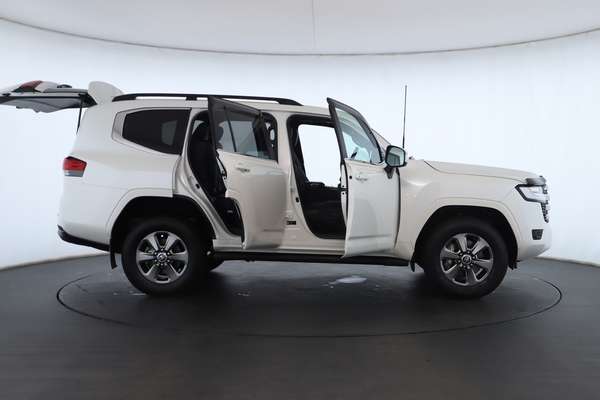 2021 Toyota Landcruiser VX FJA300R - Image 2
