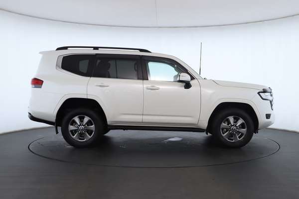 2021 Toyota Landcruiser VX FJA300R - Image 3