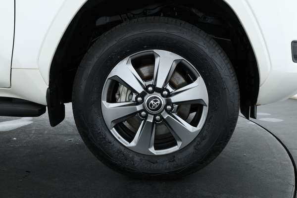 2021 Toyota Landcruiser VX FJA300R - Image 4