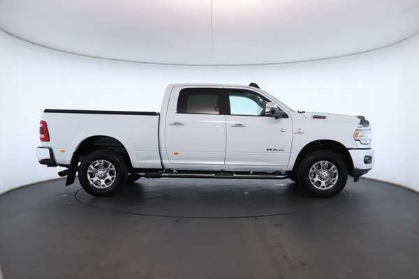 2023 RAM 2500 Laramie DJ 4X4 - Image 4