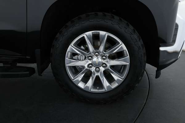2022 Chevrolet Silverado 1500 LTZ Premium W/Tech Pack T1 4X4 - Image 4