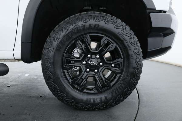 2023 Chevrolet Silverado 1500 ZR2 T1 4X4 - Image 4