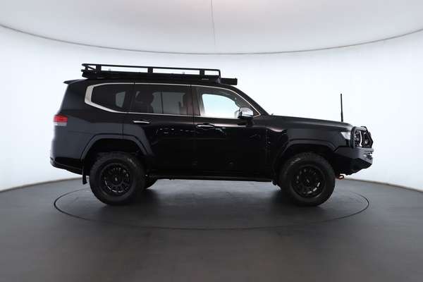 2022 Toyota Landcruiser Sahara FJA300R - Image 4