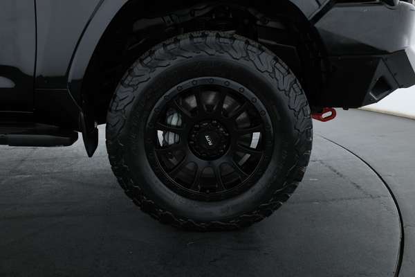 2022 Toyota Landcruiser Sahara FJA300R - Image 5