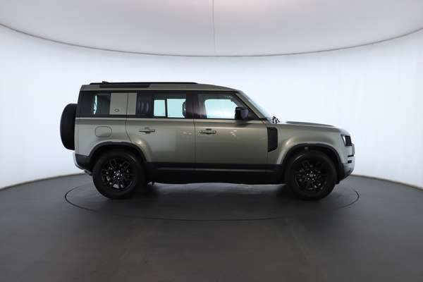 2024 Land Rover Defender 110 P300 S L663 - Image 3