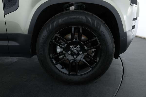 2024 Land Rover Defender 110 P300 S L663 - Image 4