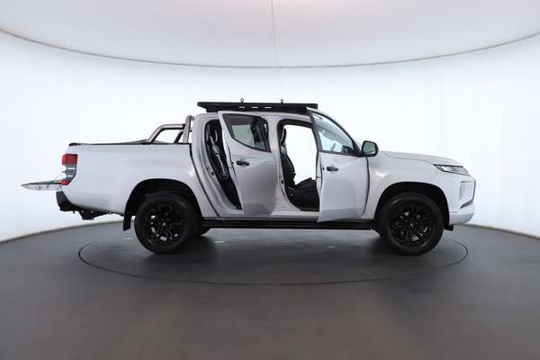 2021 Mitsubishi Triton GSR MR 4X4 - Image 2