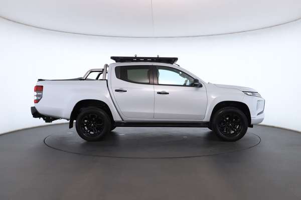 2021 Mitsubishi Triton GSR MR 4X4 - Image 3