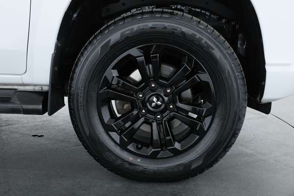2021 Mitsubishi Triton GSR MR 4X4 - Image 4
