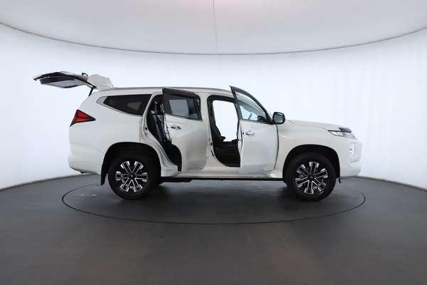 2023 Mitsubishi Pajero Sport Exceed QF - Image 2