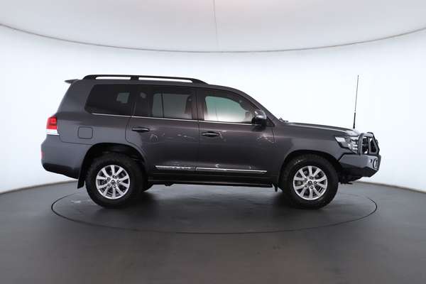 2021 Toyota Landcruiser Sahara Horizon VDJ200R - Image 3