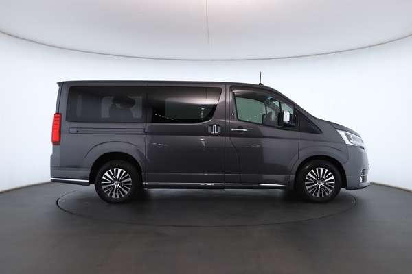 2022 Toyota Granvia VX GDH303R - Image 3