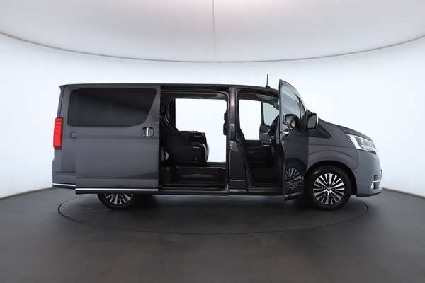 2022 Toyota Granvia VX GDH303R - Image 2