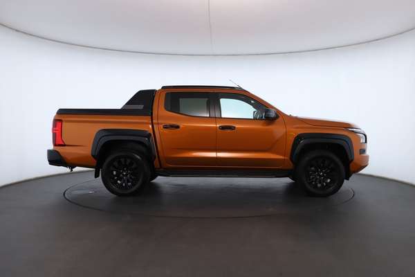2025 Mitsubishi Triton GSR MV 4X4 - Image 3