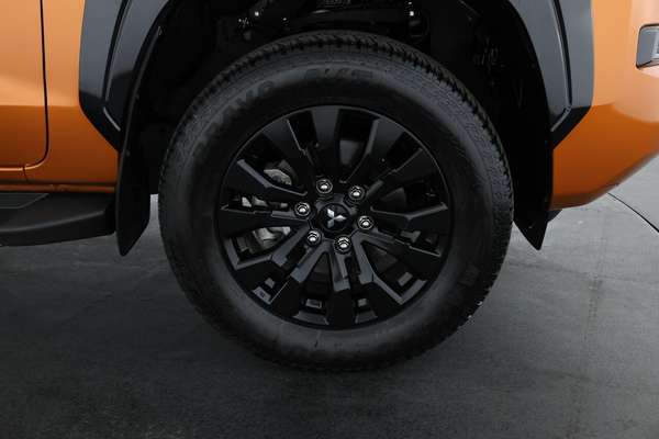 2025 Mitsubishi Triton GSR MV 4X4 - Image 4