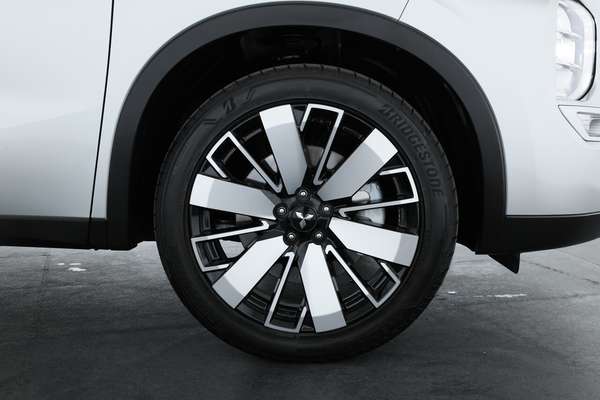 2025 Mitsubishi Outlander Aspire ZM - Image 4