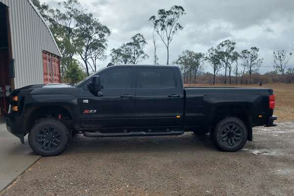 2018 Chevrolet Silverado 2500HD LTZ Midnight Edition C/K25 4X4 - Image 5