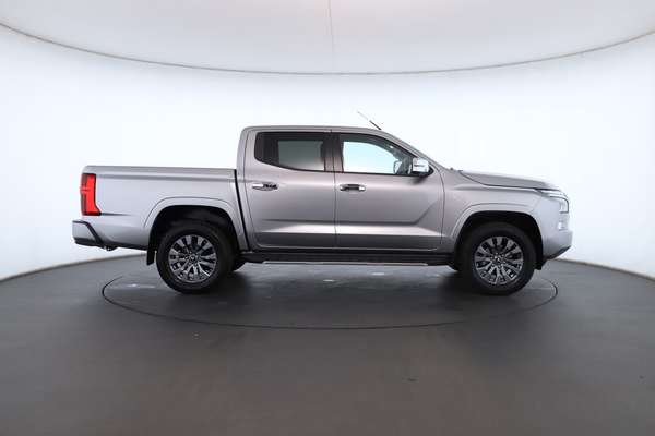 2024 Mitsubishi Triton GLS MV 4X4 - Image 3