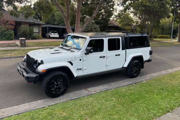2022 Jeep Gladiator Night Eagle JT 4X4 - Image 5