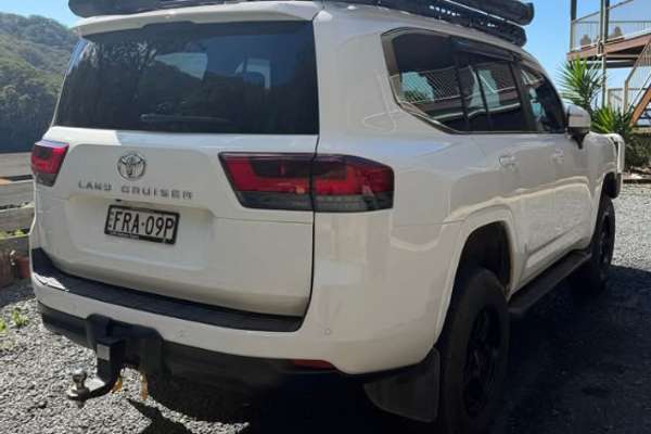2025 Toyota Landcruiser VX FJA300R - Image 3