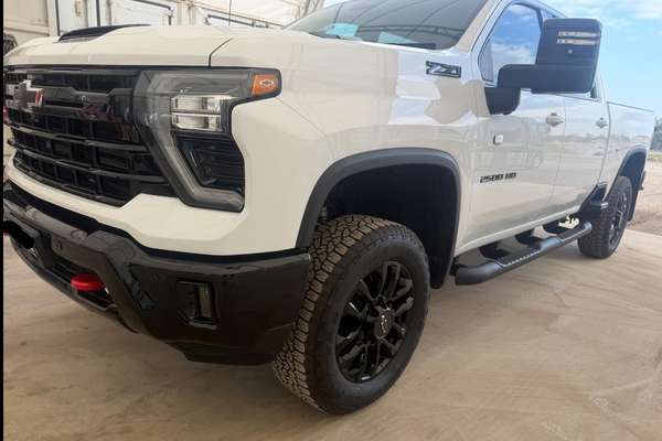 2025 Chevrolet Silverado HD LTZ Premium W/Tech Pack T1 4X4 - Image 5
