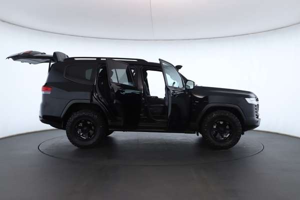 2022 Toyota Landcruiser GR Sport FJA300R - Image 2