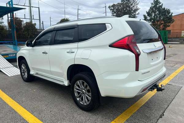 2023 Mitsubishi Pajero Sport GLX QF - Image 5