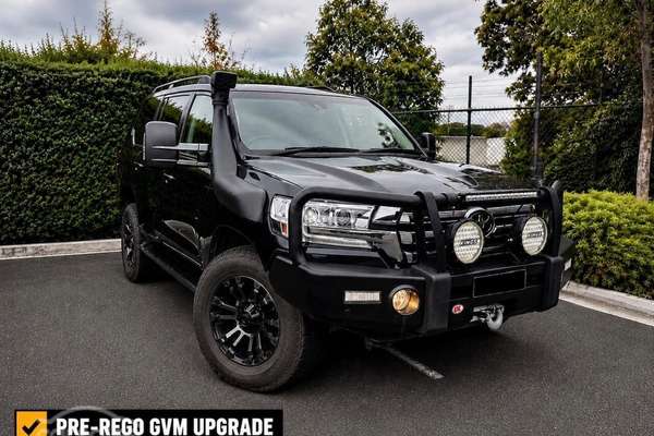 2019 Toyota Landcruiser Sahara VDJ200R - Image 2