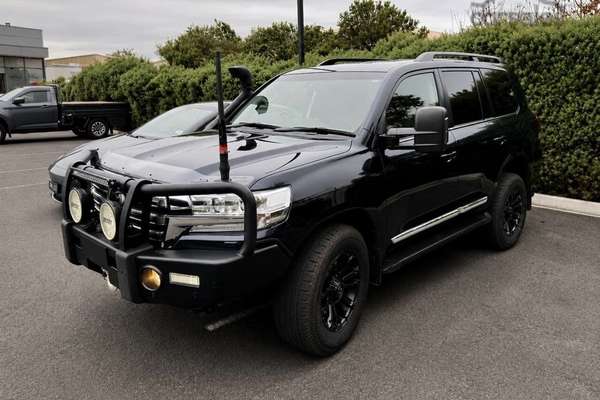 2019 Toyota Landcruiser Sahara VDJ200R - Image 3