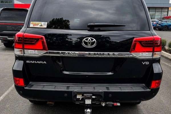 2019 Toyota Landcruiser Sahara VDJ200R - Image 6