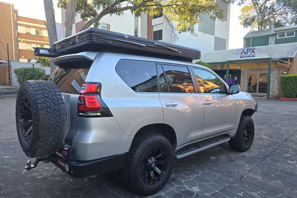 2017 Toyota Landcruiser Prado VX GDJ150R - Image 5